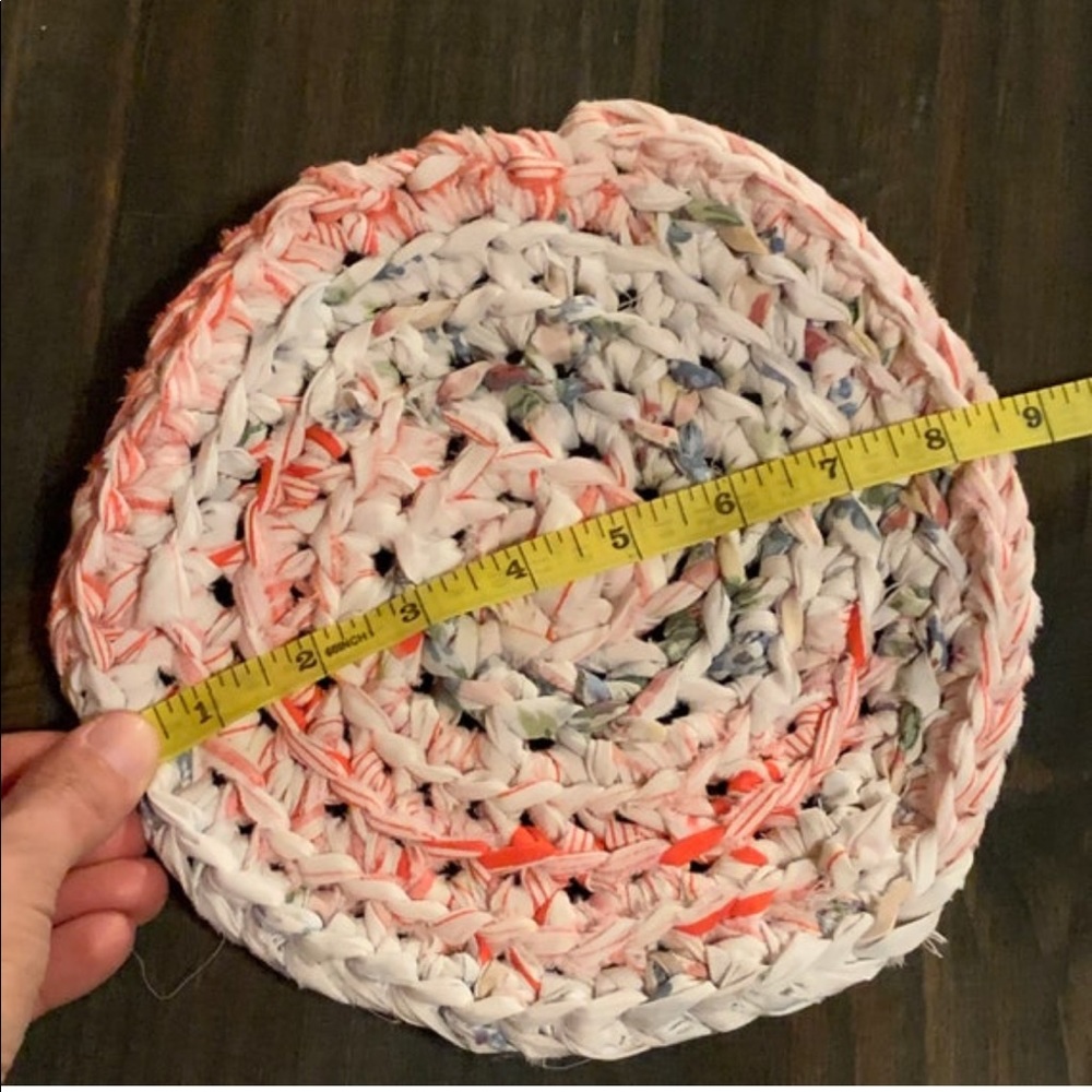 Homemade crocheted hot pad 🧑‍🍳 trivet 🧑‍🍳 pot holder